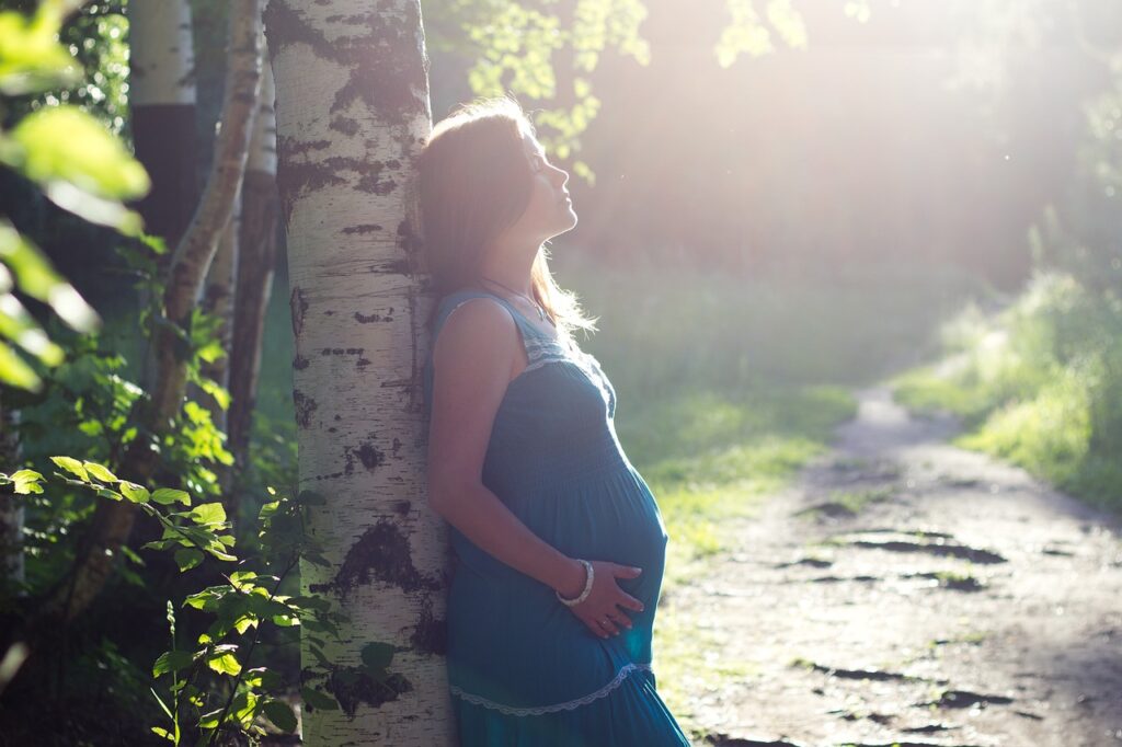 Bio Mam : tous les conseils pour une grossesse naturelle et un accouchement physiologique en France en 2025 ; mais aussi allaitement, post-partum, etc.