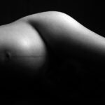 Remèdes jambes lourdes chez la femme enceinte : Soulagez vos gambettes avec le sourire !