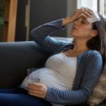 Découvrez les Meilleurs Remèdes pour Soulager les Maux de Tête chez la Femme Enceinte