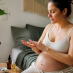 Découvrez les bienfaits des huiles végétales apaisantes pendant la grossesse