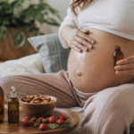 Découvrez les Meilleures Huiles Bio Anti-Vergetures pour Femmes Enceintes