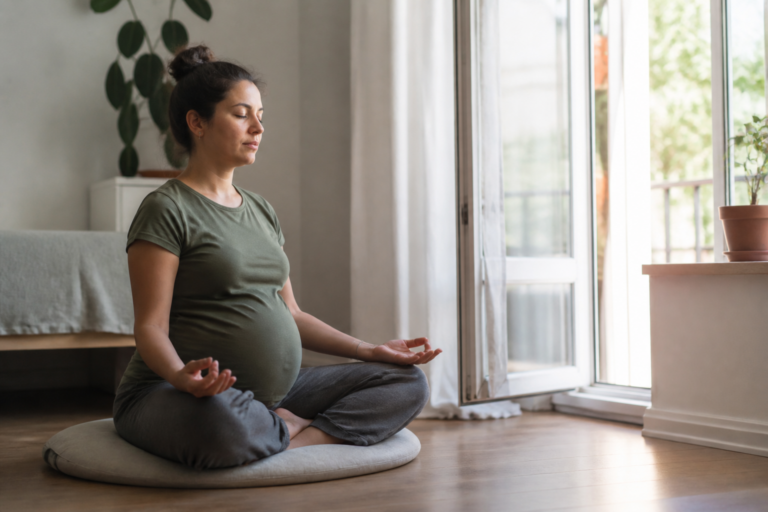 Comment surmonter l’anxiété durant la grossesse grâce à la relaxation